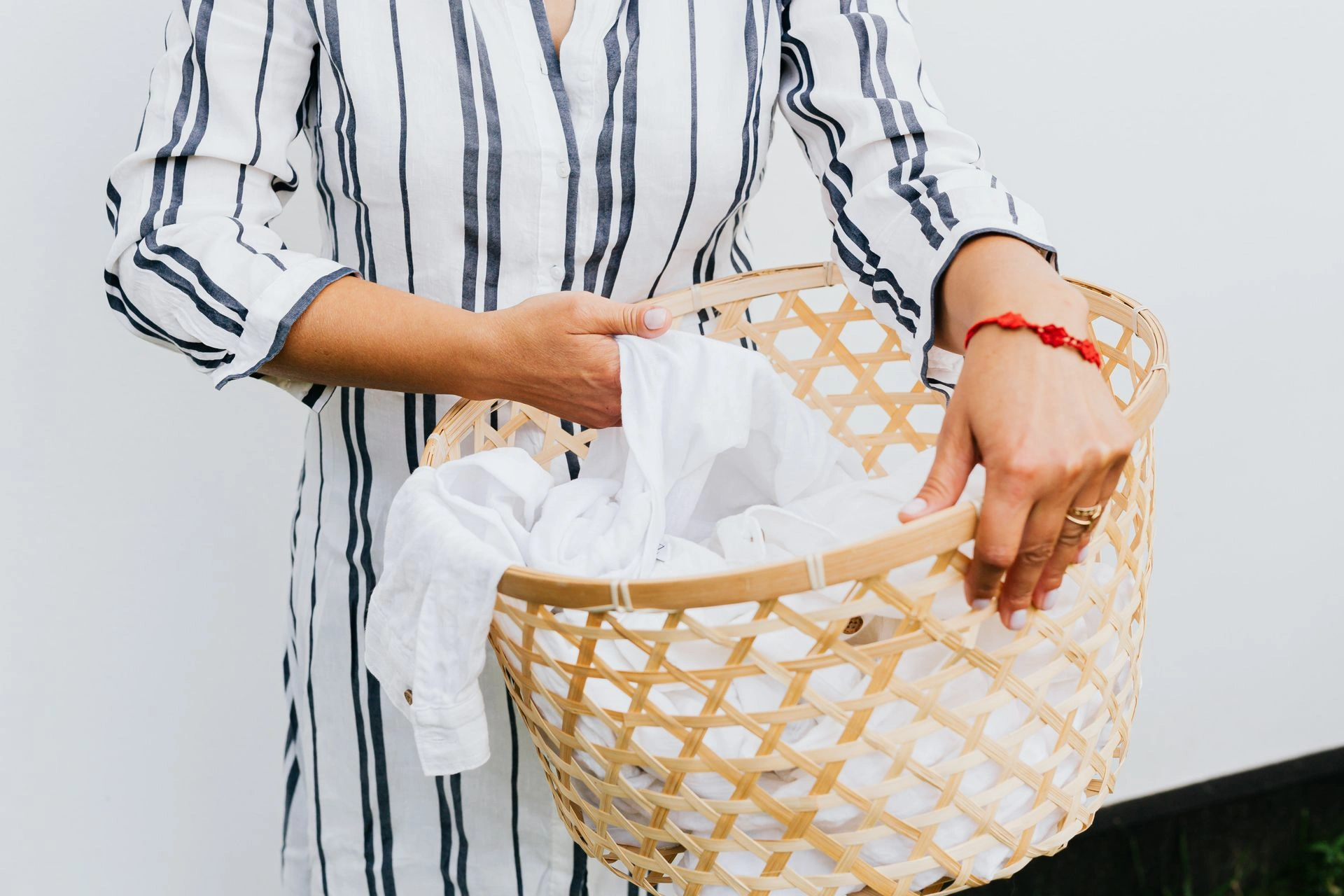 Serviços de lavandaria e tratamento de roupas para particulares
